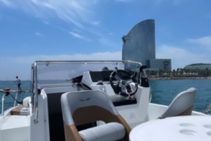 Rent your Beneteau Flyer 6 Sundeck in Barcelona, Port Olímpic