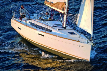 Charter Sailboat Jeanneau Sun Odyssey 389 Šibenik