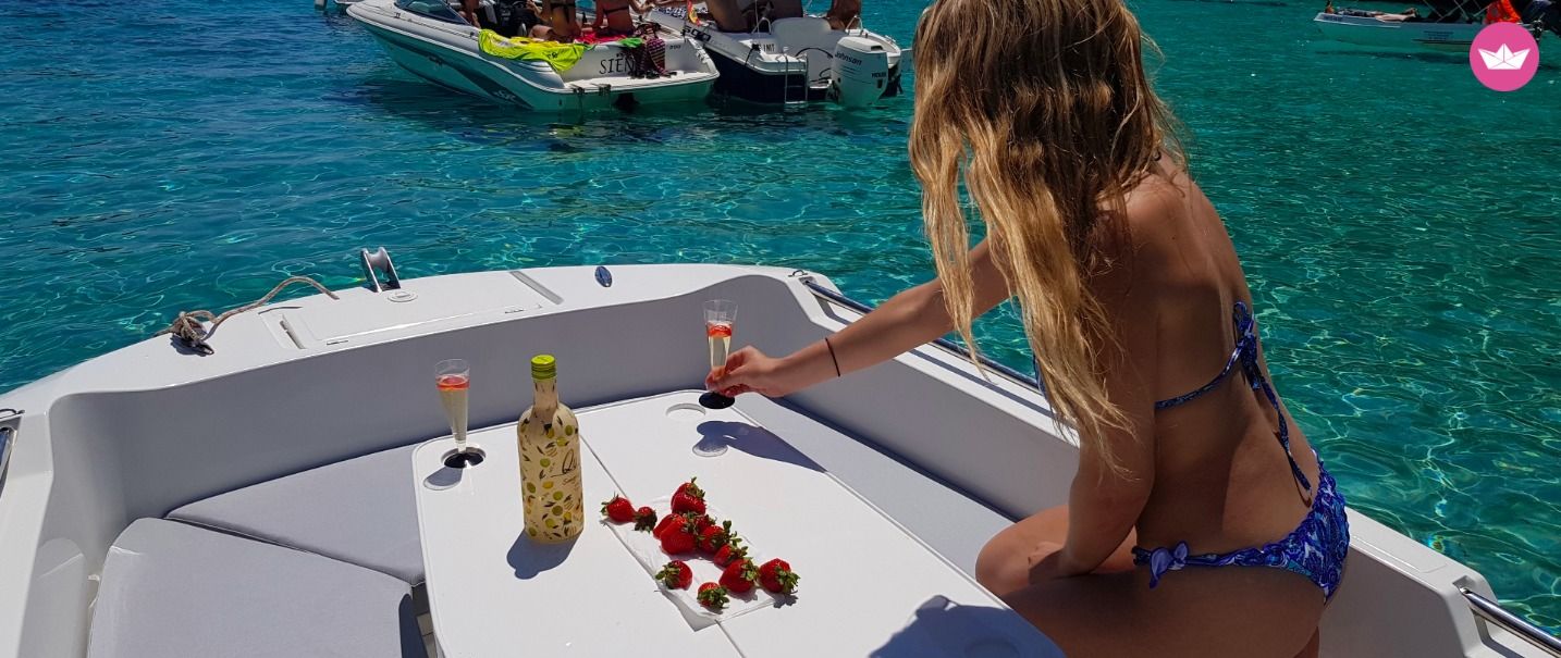 Charter Motorboat V2 Boats 5.0 Barcelona