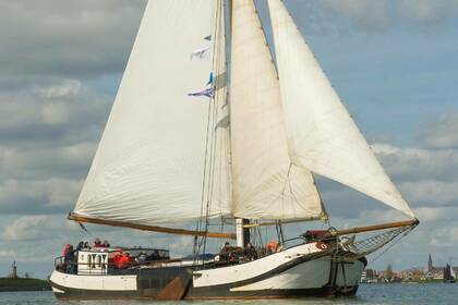 Rental Sailing yacht Custom Zeiltjalk Linquenda Makkum