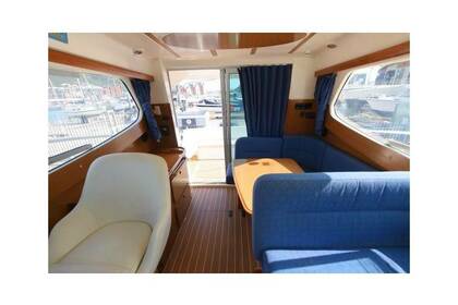 Charter Motorboat Jeanneau Merry Fisher 925 Crozon