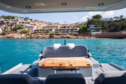 Location Bateau à moteur Saxdor 320 GTO Port Adriano