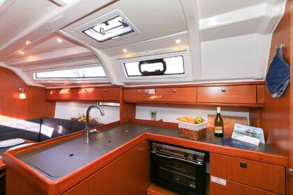 Charter Sailboat Bavaria Bavaria Cruiser 37 Krk