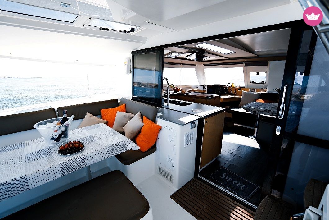 Charter Fountaine Pajot Helia 44