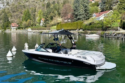 Miete Motorboot Correct Craft Super Air Nautique 210 Annecy