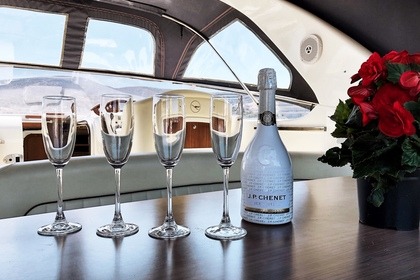 Cruise by Porto Rafti