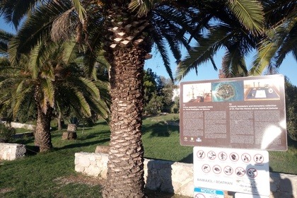 PrivateTour with  9 meters traditional Wood boat