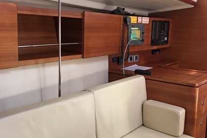 Hyra båt Segelbåt SALONA Perf. Cruiser 44 Alimos