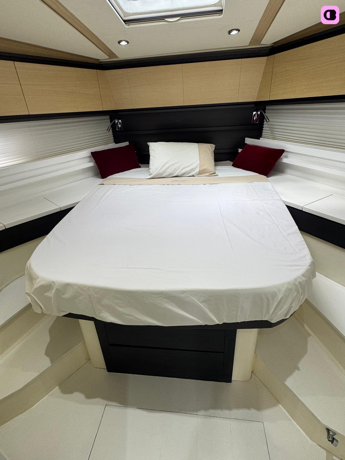 Bateau à moteur Fiart 44 Genius 870cv 7