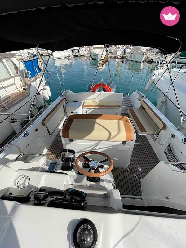 Bateau à moteur Jeanneau Cap Camarat 8.5 Cc 450cv 4