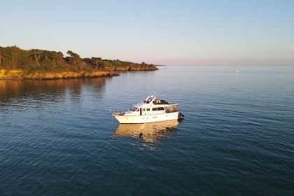 Location Bateau à moteur TANIA YACHT TANIA 55 La Forêt-Fouesnant
