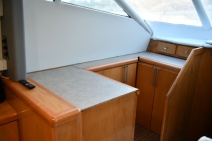 Verhuur Motorboot Princess 45 Athene