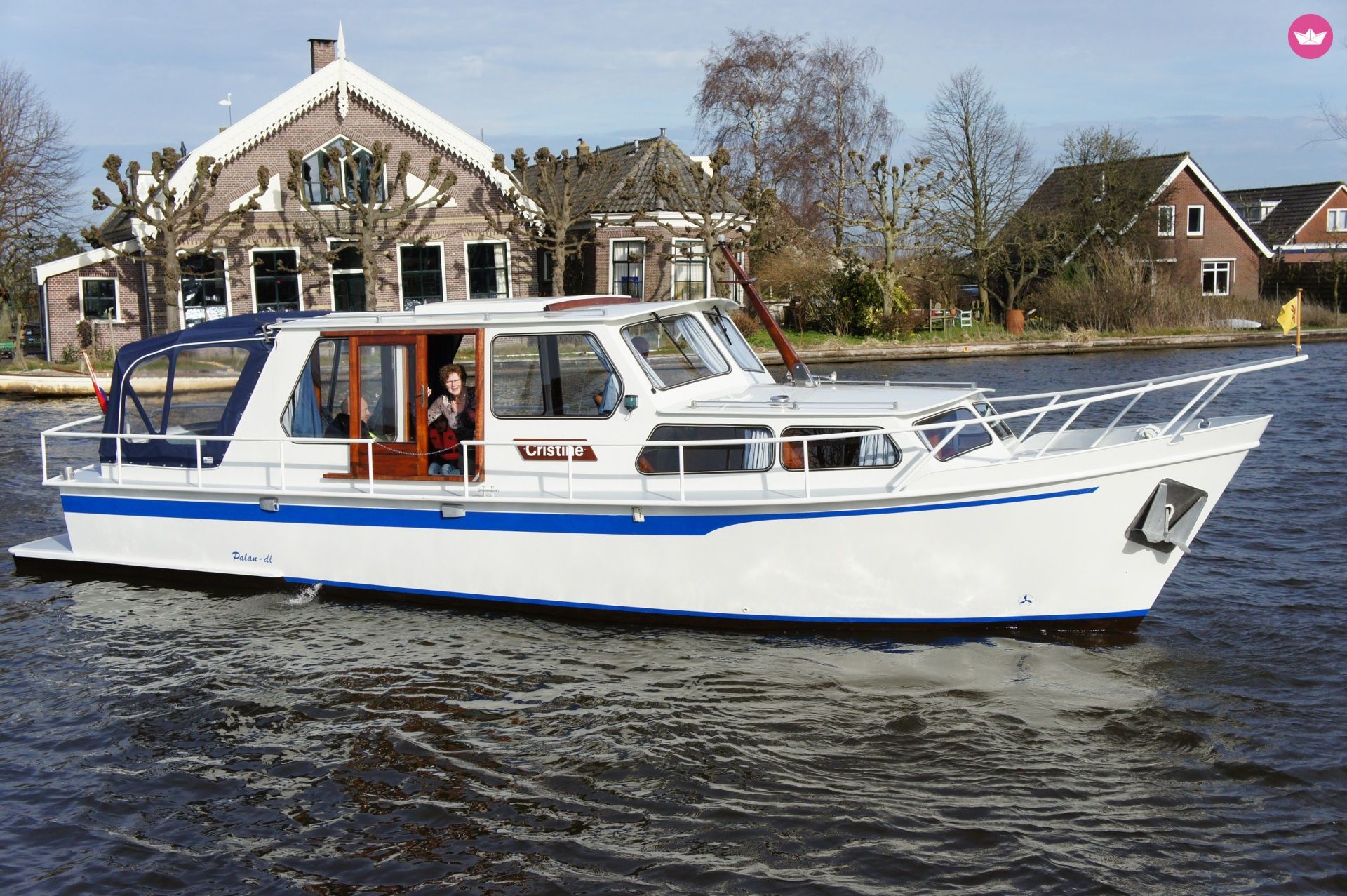 Bateau à moteur Palan DL 1100 OK 62cv