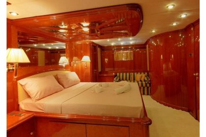 Luxury Motor Yacht With Jacuzzi in Bodrum