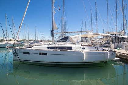 Noleggio Barca a vela Bénéteau Oceanis 35 Pomer
