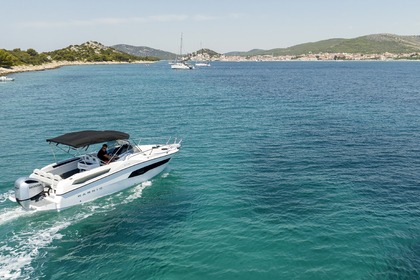 Hire Motorboat Karnic 702SL Tribunj