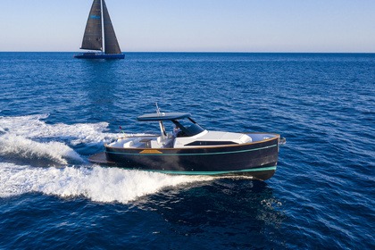 Hyra båt Motorbåt Apreamare Gozzo 35 Saint-Tropez