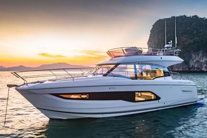 Charter Motor yacht Jeanneau Prestige 420 Antibes
