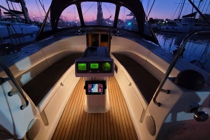 Hire Sailboat Bavaria 40 Cruiser Athens