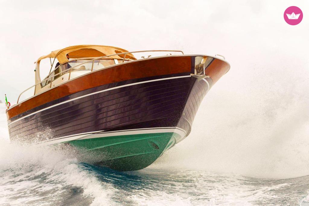 Bateau à moteur Apreamare