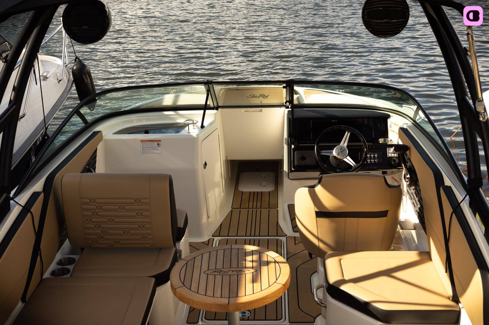Bateau à moteur Sea Ray 210 250cv 6
