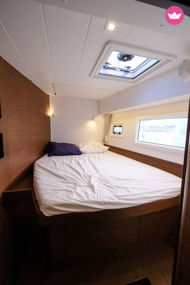 Catamaran Lagoon-Bénéteau Lagoon 42 - 4 + 1 cab. 12m 3
