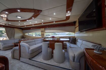 Luxury Motoryacht with a capacity of 10 people