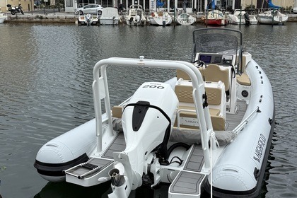 Hyra båt RIB-båt Highfield 760 Sport med Marseillan