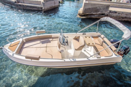 Hire Motorboat Karel ITHACA 550 with TOHATSU 30HP 4STROKE ENGINE Ithaca