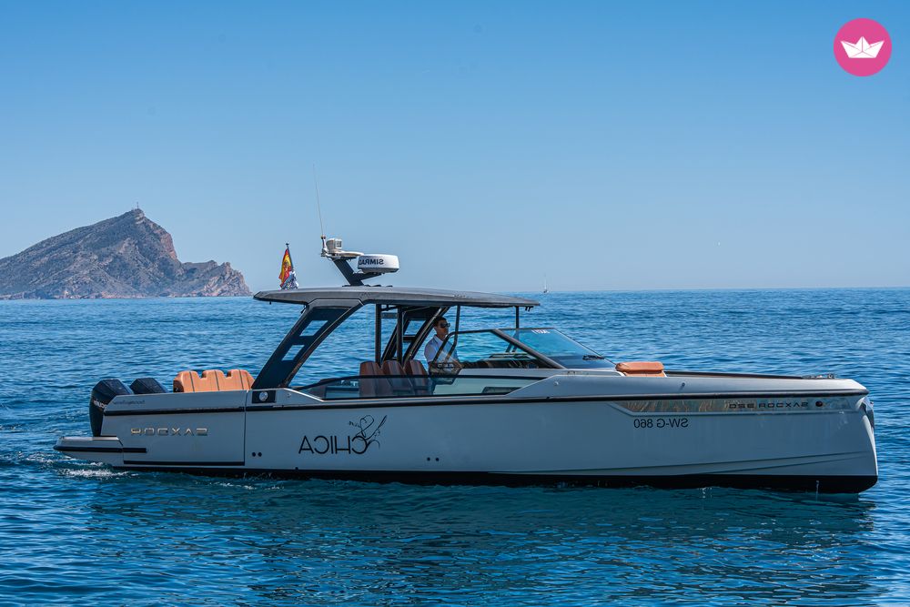 Bateau à moteur Saxdor