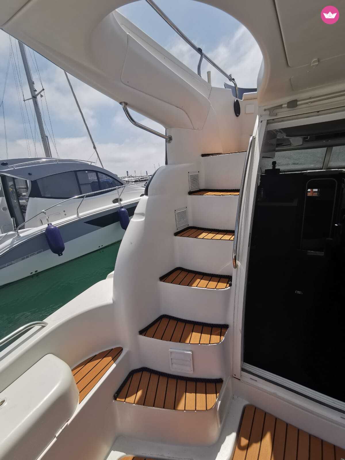 Bateau à moteur Sealine Statement 330 400cv 5