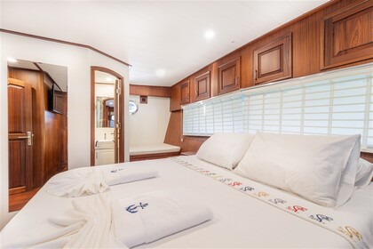 Ultra Luxury gulet with a capacity of 12 people