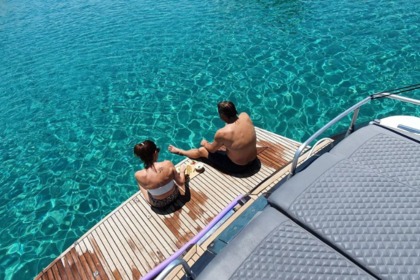 PERSHING 40 FT MOTOR YACHT