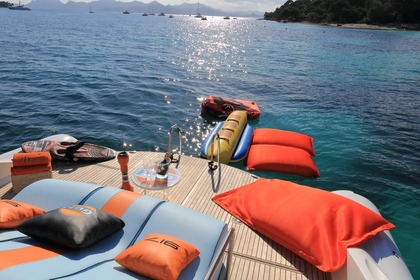 Luxury 20 meter Yacht private rental Saint Martin