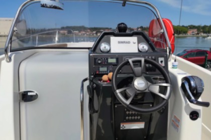 (Essence inclus) Quicksilver Activ 755 Open (Skipper non inclus)