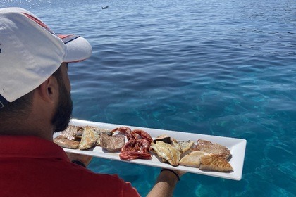 PAX ABYSSI: catamarano con opzione chef privato