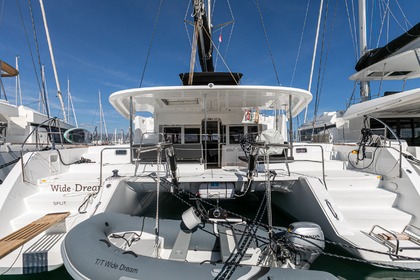 Charter Catamaran LAGOON 450 F Split