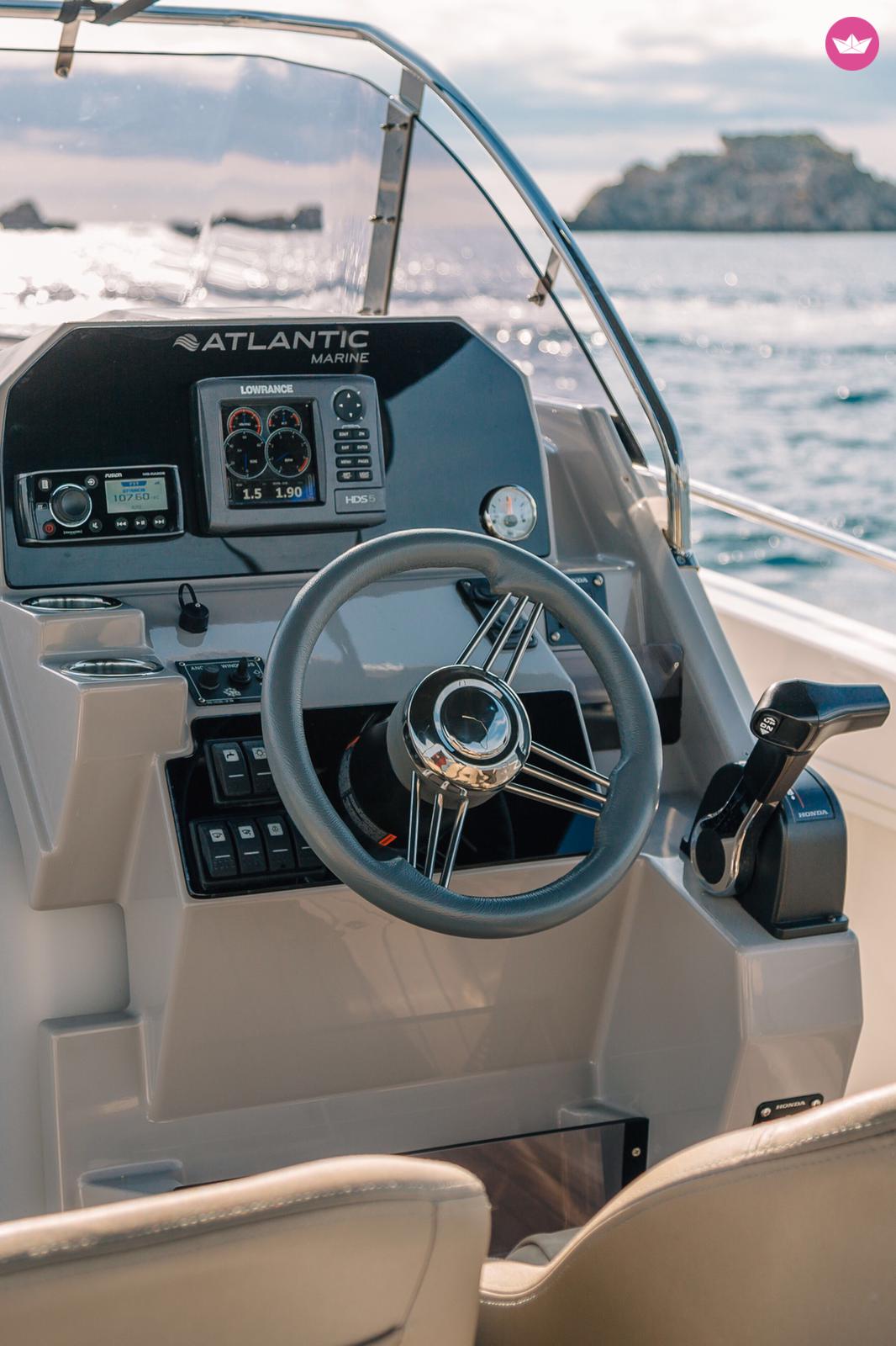 Bateau à moteur Atlantic Marine Open 750 250cv 5