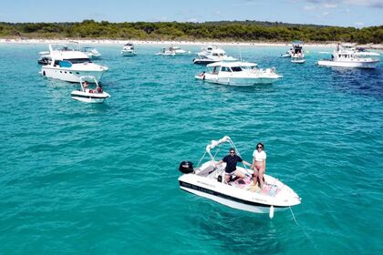 Louez ce bateau sans permis et partez à Minorque
