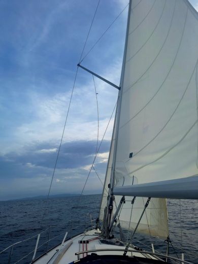 Preveza Sailboat JEANNEAU 39i alt tag text