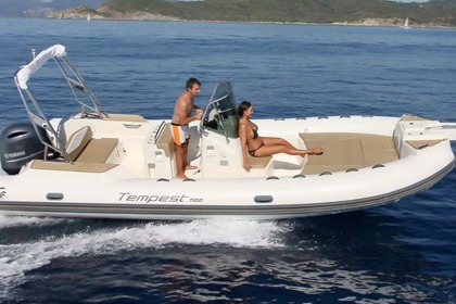 Verhuur RIB Capelli 700 Saint-Cyprien
