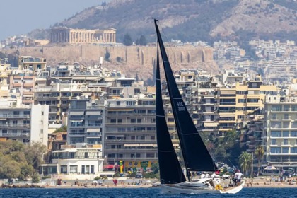 Hire Sailboat Italia Yachts 12.98 Pireas