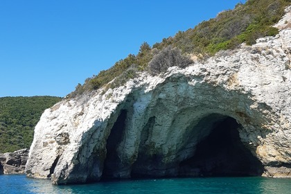 Tour Esclusivo in barca costa e grotte marine di Vieste