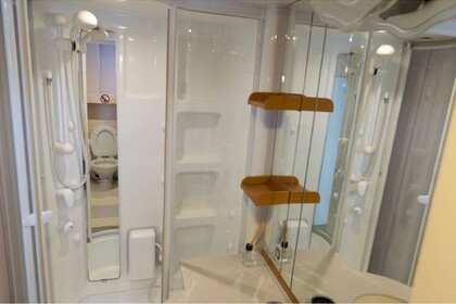 M398 Ultraluxury Motoryacht For Rent 6 People