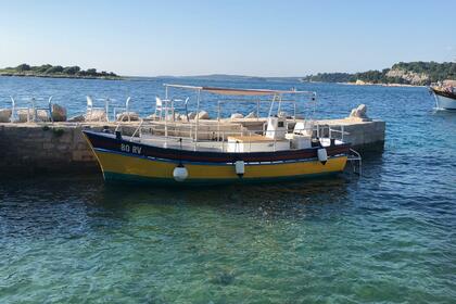 Charter Motorboat Handcrafted Gozzo Planante Rovinj