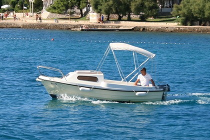 Charter Boat without licence  Mlaka Sport Adria 500 Croatia