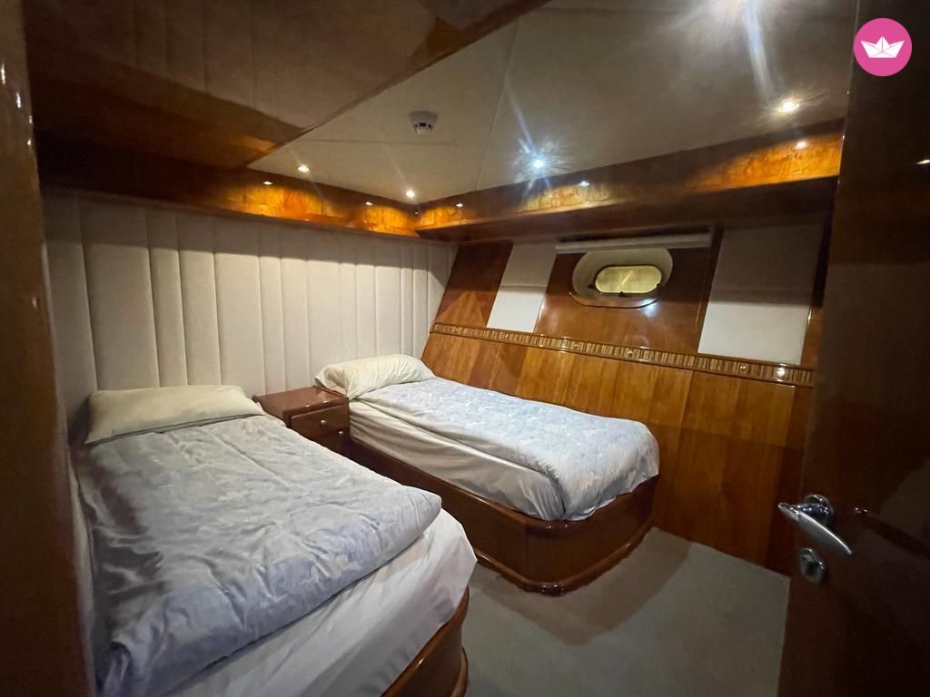Yacht Dubai Custom 2015 1000cv 4