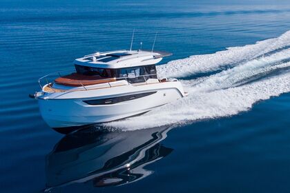 Charter Motorboat Adventure Kavi 9 Split
