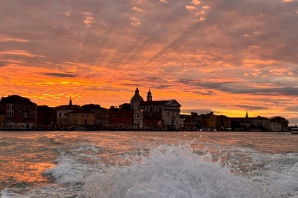Miete Motorboot Amadi Topa Venedig