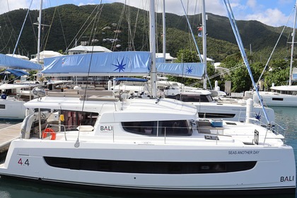 Alquiler Catamarán Catana Group Bali 4.4 - 4 + 1 cab. Tortola